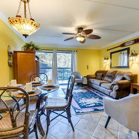 Downtown Gatlinburg Condo With Community Pool! Exterior photo