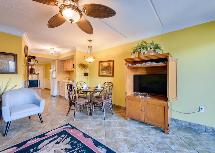 Downtown Gatlinburg Condo With Community Pool!